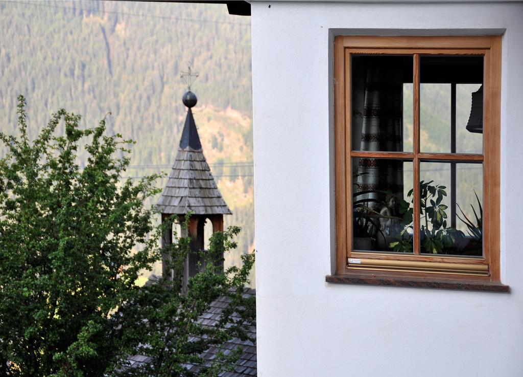Hotel Kompatscherhof Luson Exterior photo